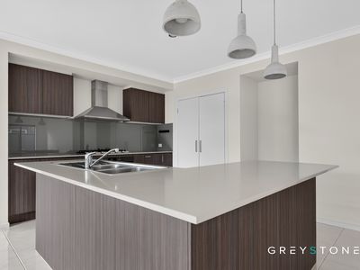 10 Caro Way, Fraser Rise