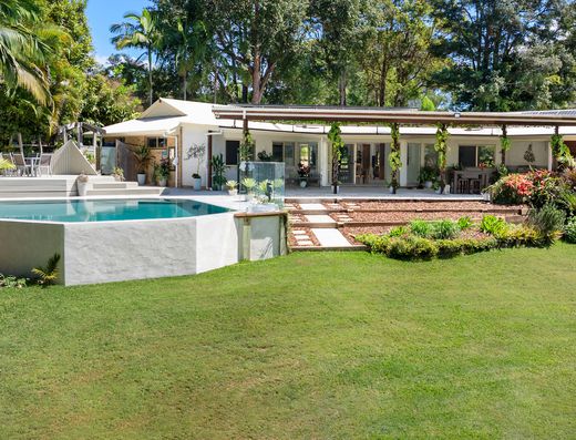 Spacious Single Level Acreage Home with Established and Productive Fruit Trees image 5