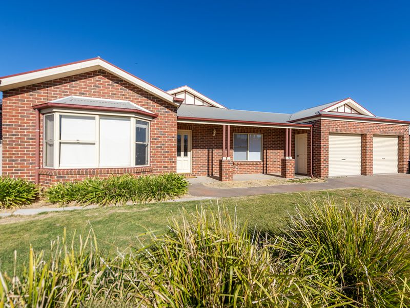 1 Hughes Street, Horsham