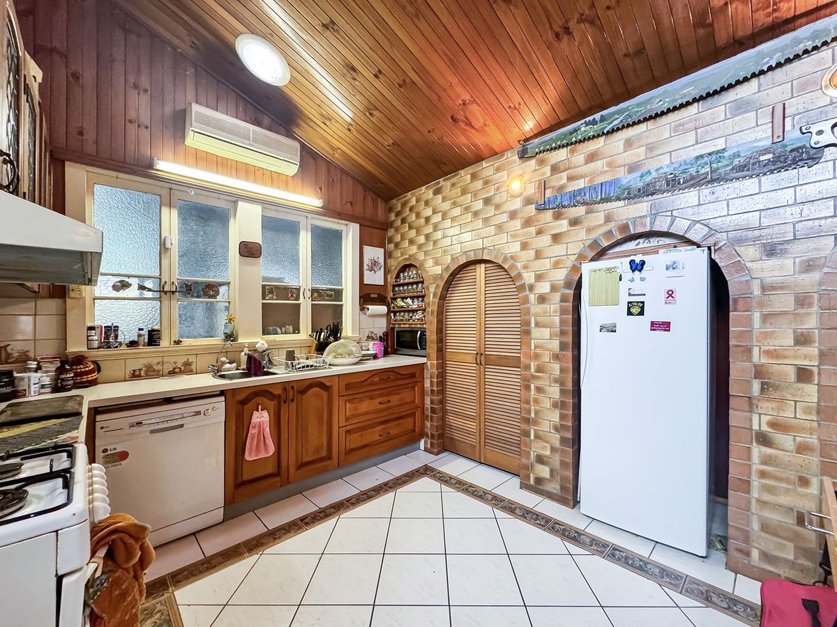 14 Roseblade Street, Yungaburra