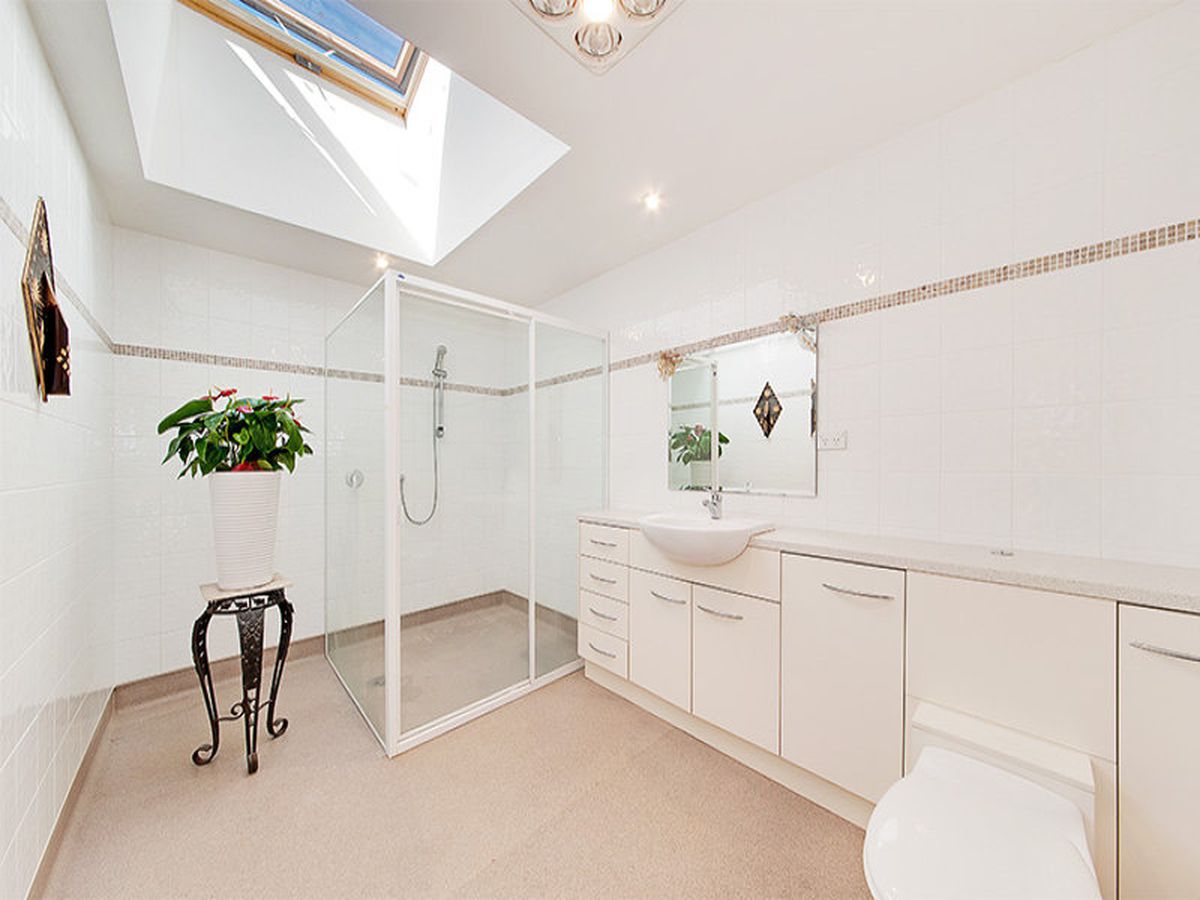 15 Curragundi Ave, Belrose
