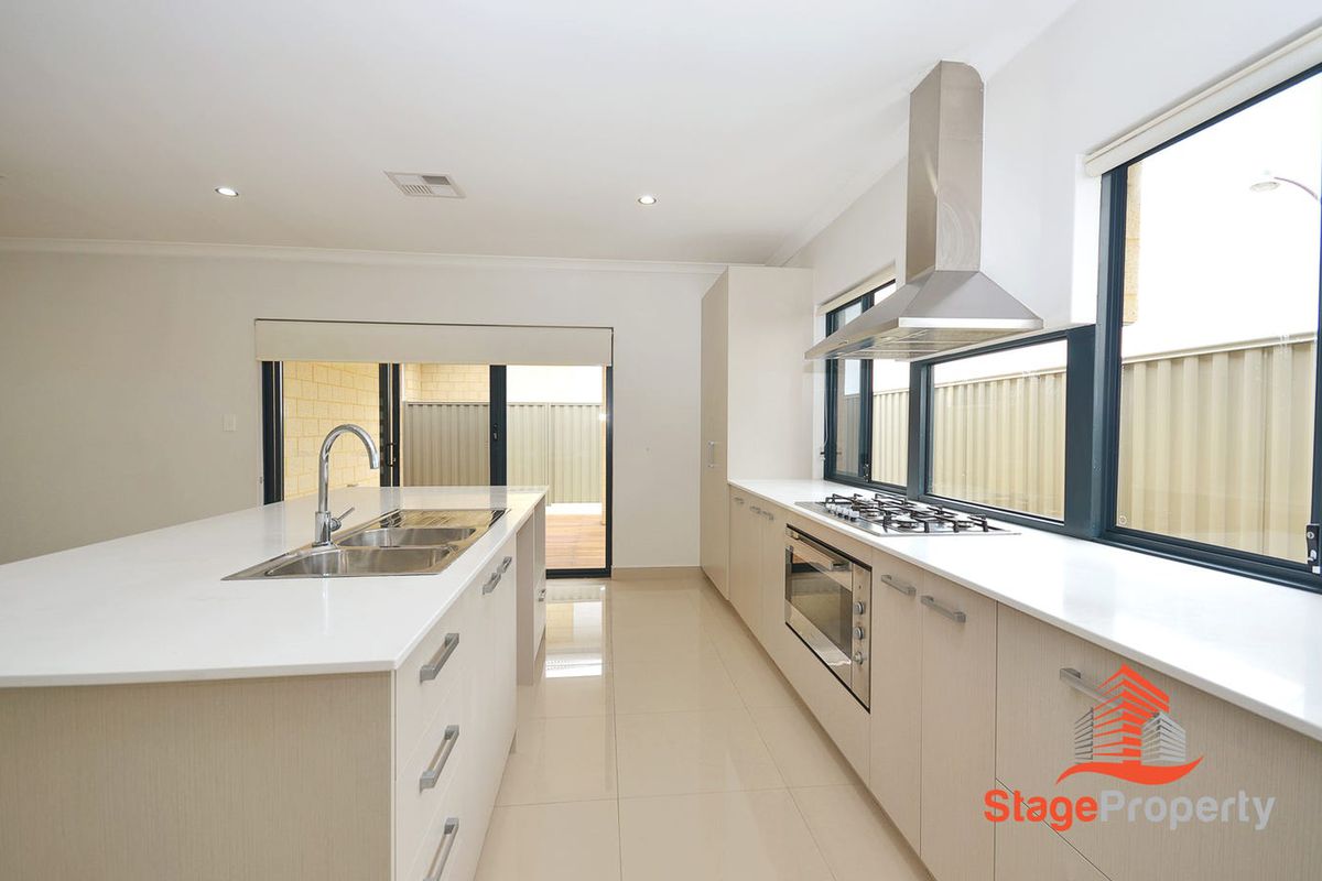 8 Astartea Parkway, Piara Waters