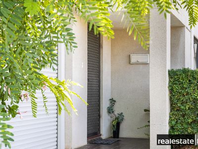 2 / 4 Lawrence Street, Como