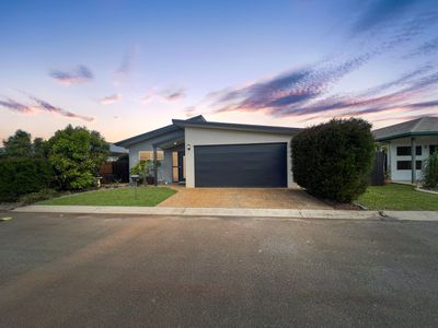 5 Sommerset Drive, Atherton