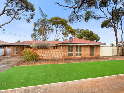 3 Trythall Place, Hannans