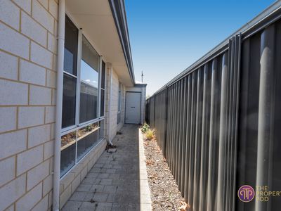 4 Sunstone Boulevard, Treeby