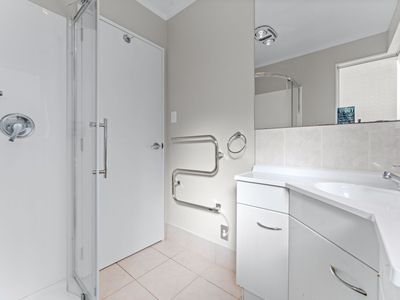 1/296 Wairau Road, Glenfield