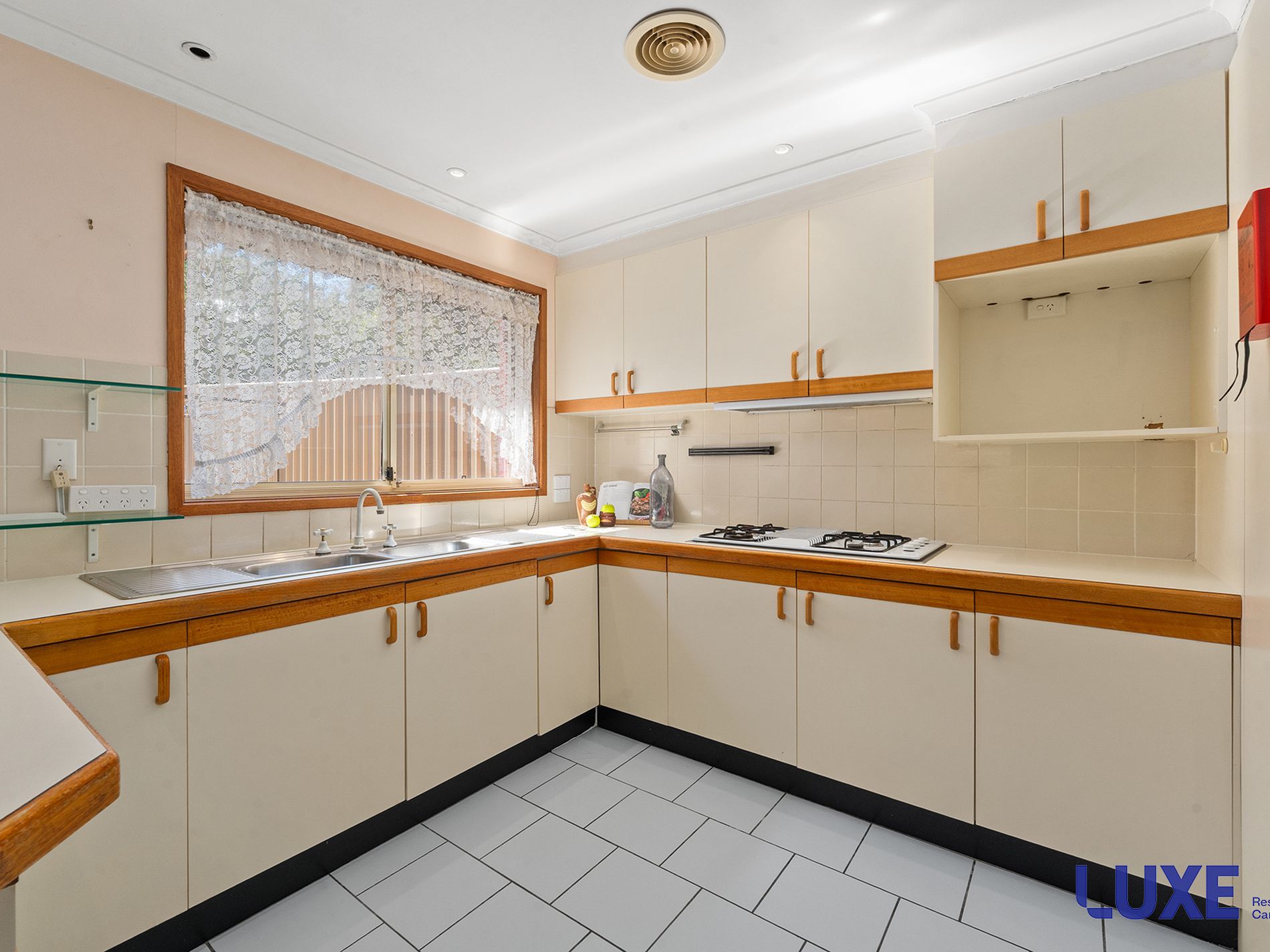16 Gratton Place , Isaacs