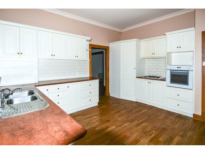 28 Dooen Road, Horsham