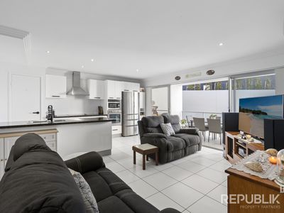 9 / 161 Marine Parade, Southport