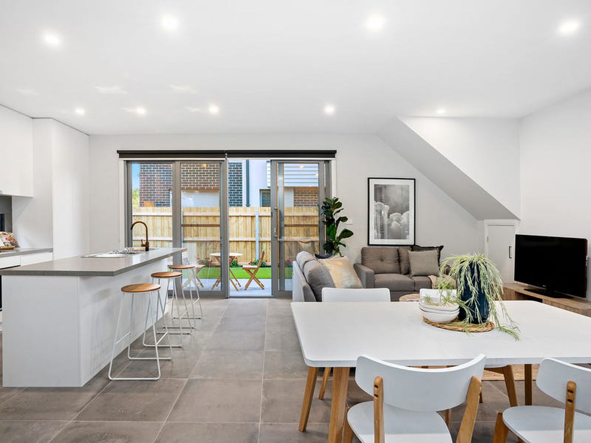 2 / 23 Norwood Street, Herne Hill