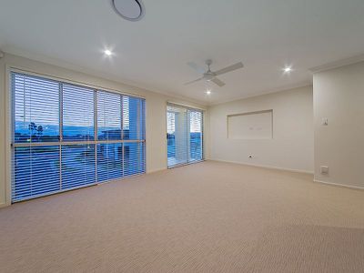 1 Hillcrest Street, Rochedale