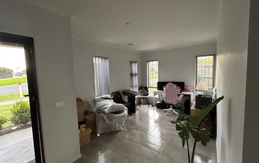 32 Majestic Drive, Officer