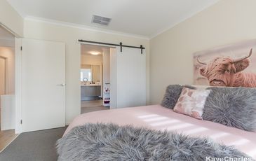 5 Leeson Street, Officer South
