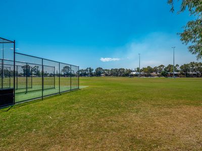 63 MURDOCH DRIVE, Singleton