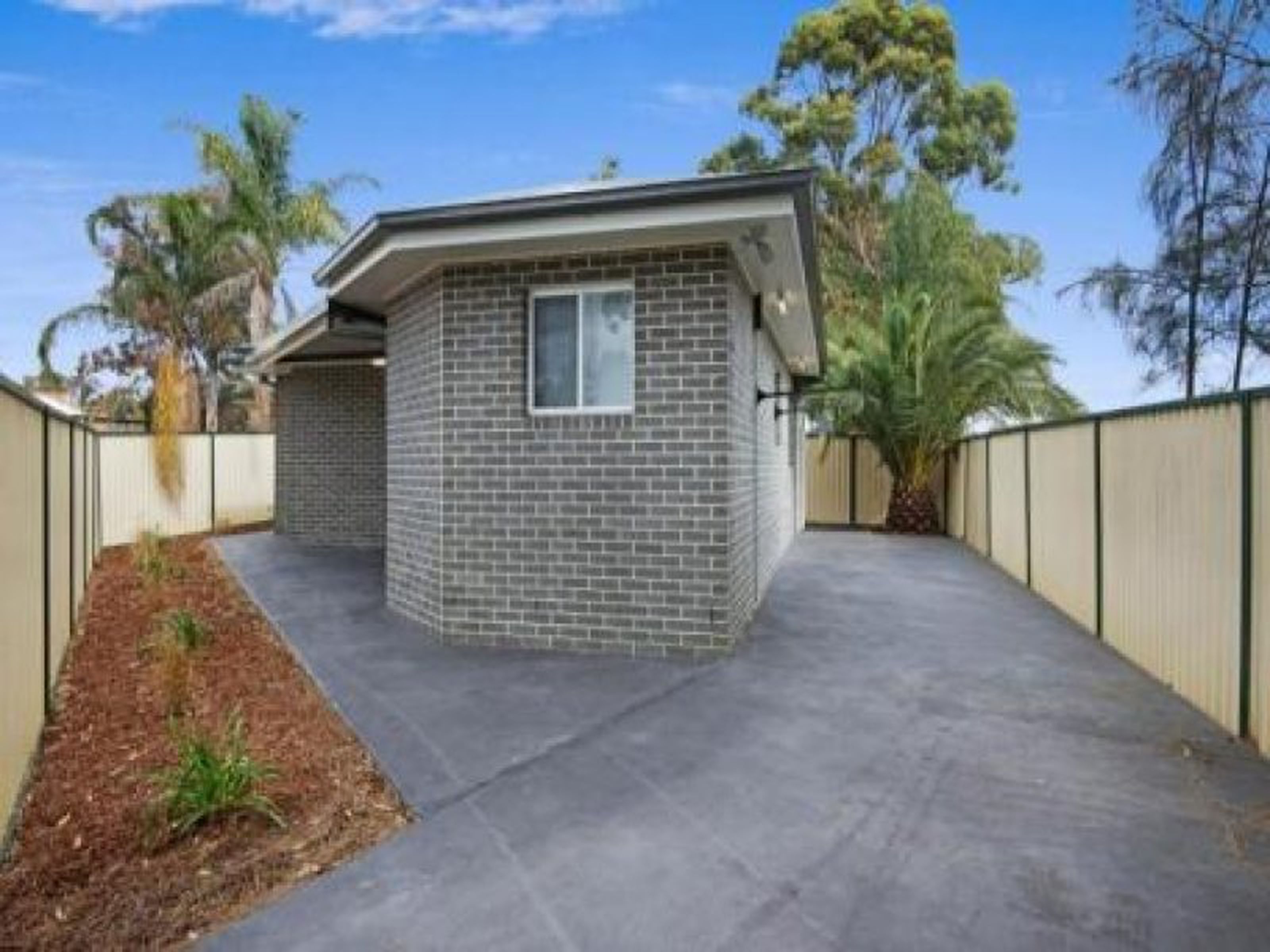 8A Werona Avenue, CLAREMONT MEADOWS
