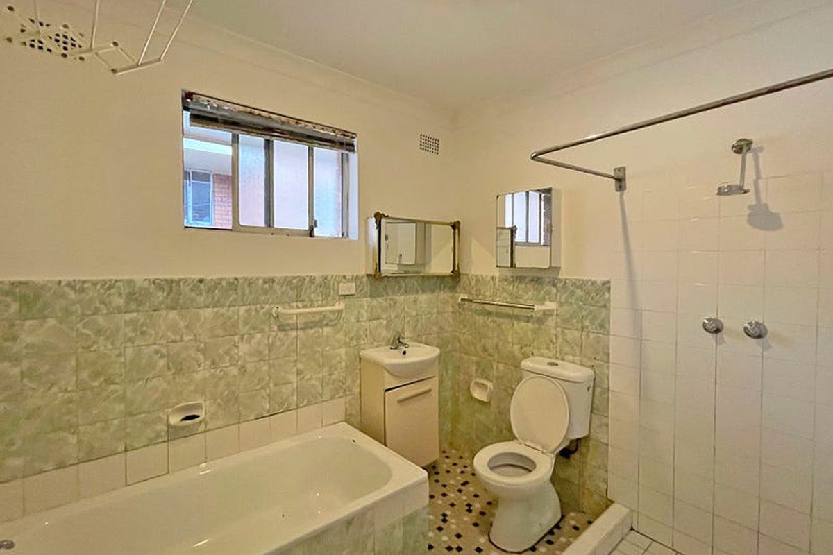 5 / 6 Eastbourne Road, Homebush West