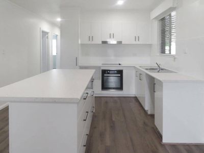 128 Jensen, Edge Hill