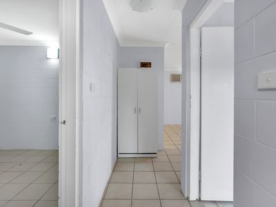 1 / 282 Lake Street, Cairns North