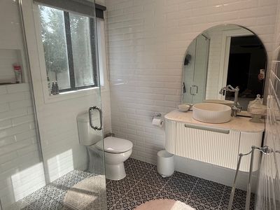 20 Viewbay Court, Lovely Banks