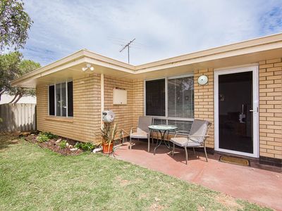 35 Tamarisk Way, Woodlands