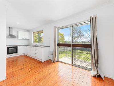 4 Clifford Avenue, Cooranbong