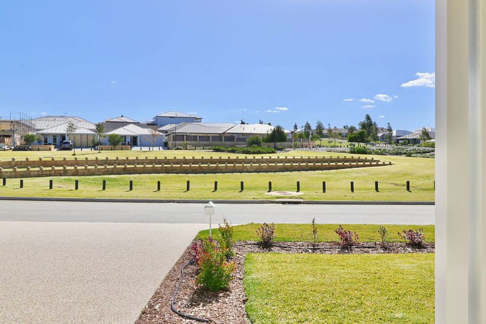 50 Bloomfield Parkway , Baldivis