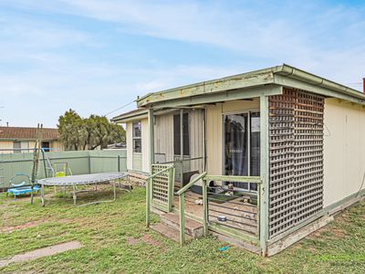 21 Felstead Avenue, Horsham