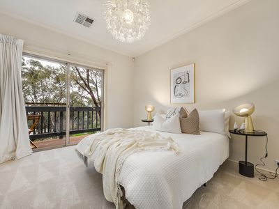 2 Nunyara Crescent, Belair