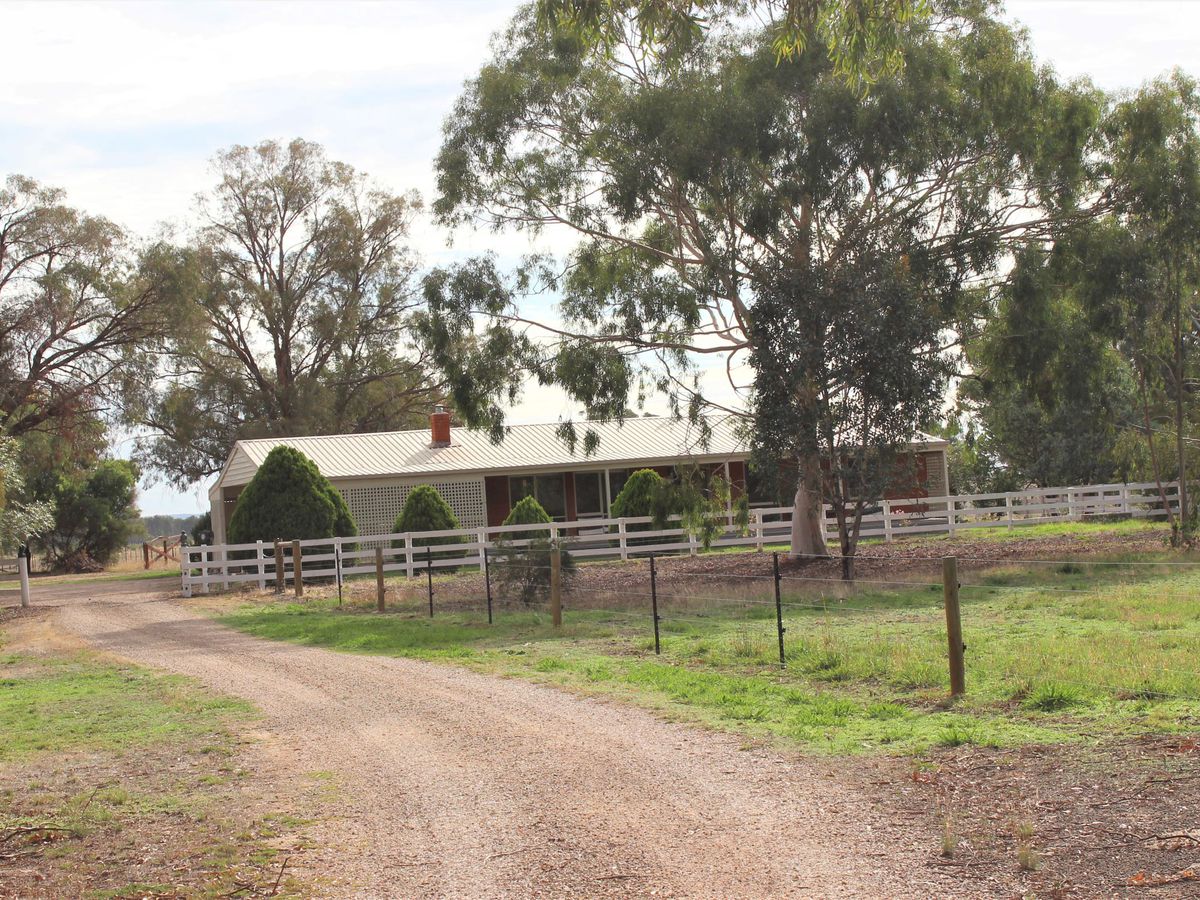 196 Hunter Road, Benalla