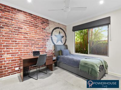 12 Castleton Ent, Smithfield