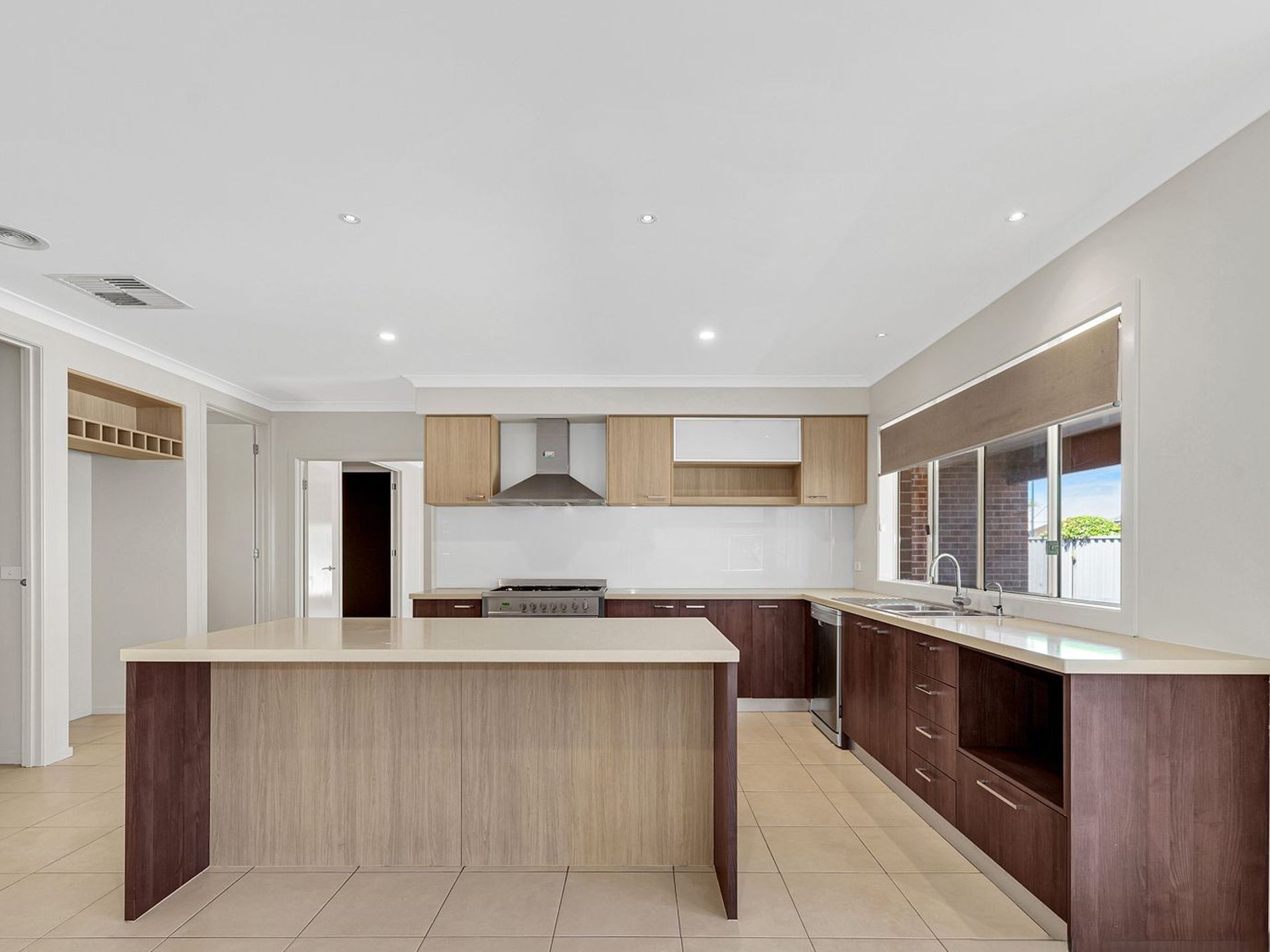 14 Aquitane Drive, Cranbourne East