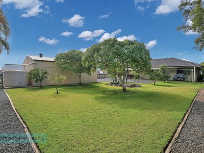 2 Sunset Ave, Woodgate