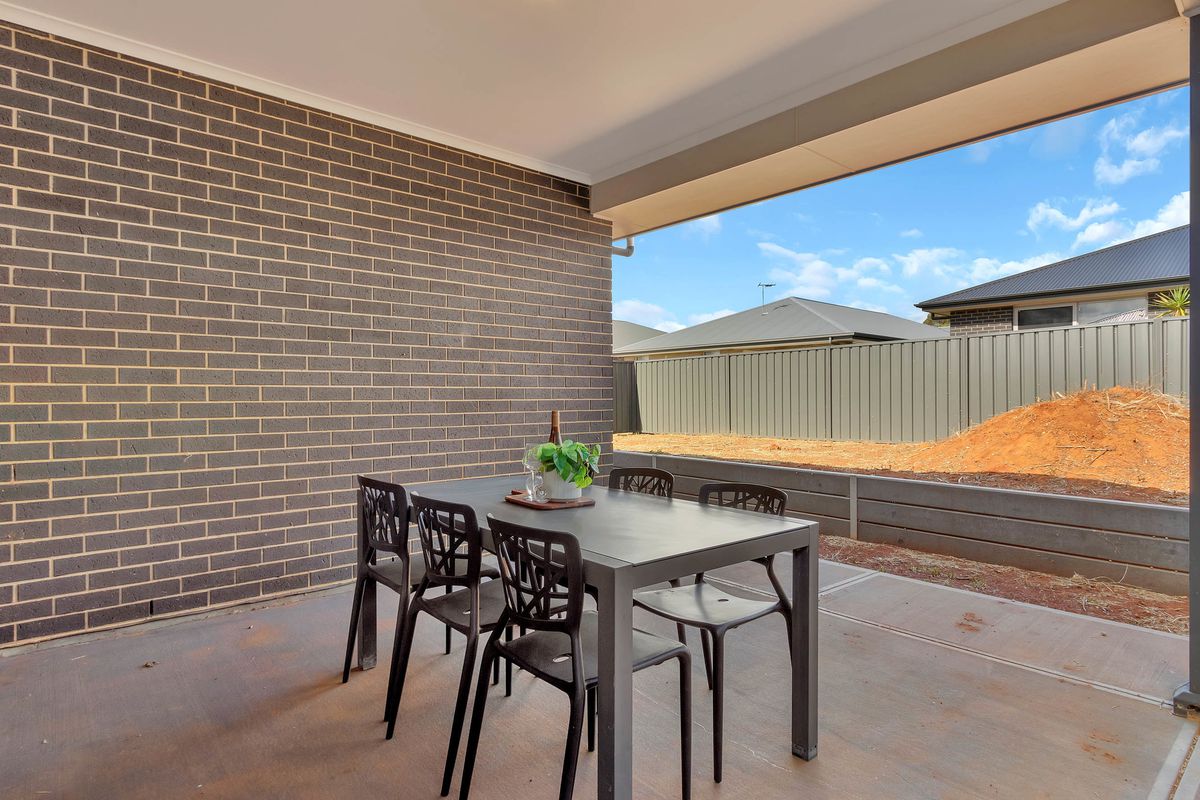 8 Simpson Place, Evanston Park ChristieRoberts Real Estate