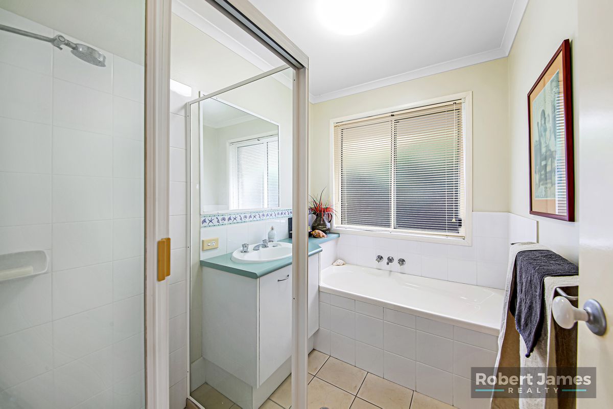 37 Gooloi Court, Tewantin