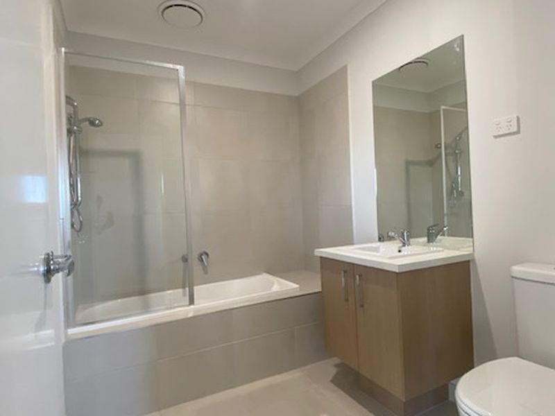 81 Madeira Dr, Truganina