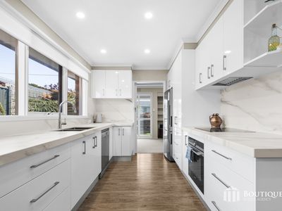 15 Sherwood Crescent, Dandenong North