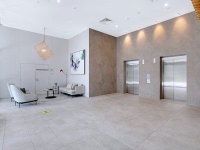 702 / 95 Linton Street, Kangaroo Point