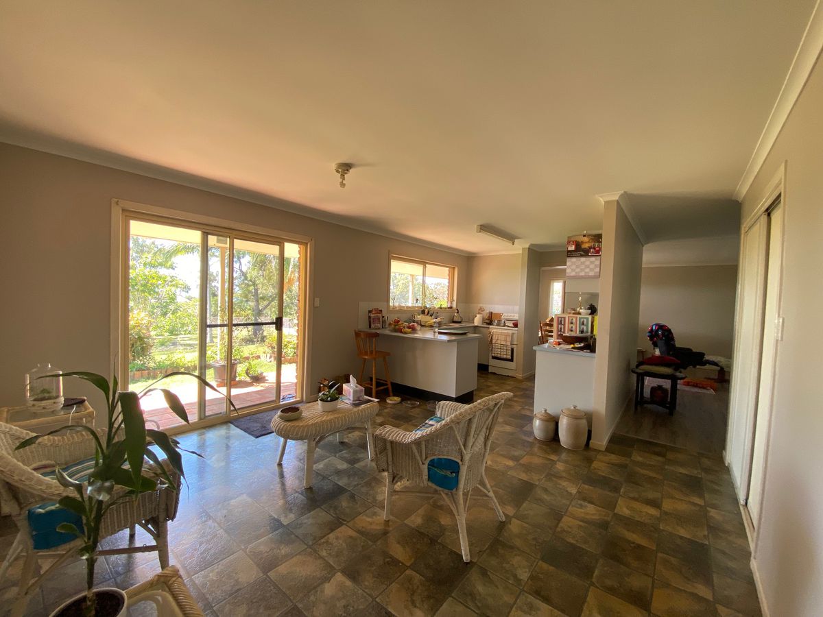 4 Zena Close, River Heads