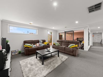 14 Kimberley Grove, Pakenham