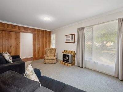 5 Grasmere Place, Kelmscott