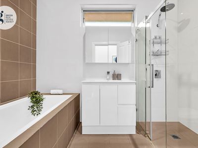 28 Cobham Avenue, Melrose Park