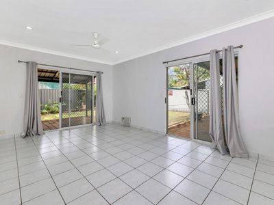 9 / 7 Negri Street, Bakewell