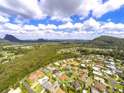 8 Rainbow Court, Glass House Mountains