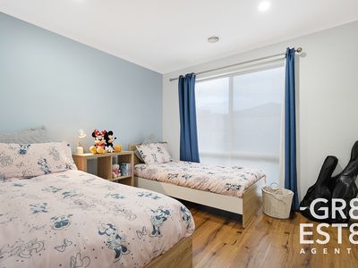 13 Bookham Way, Cranbourne West
