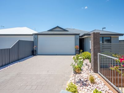 26 Gossan Chase, Piara Waters