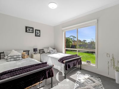 8 Split Court, Leopold