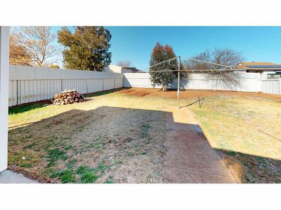 18 Armstrong Crescent, Dubbo