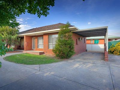 1 / 52 MAYFAIR DRIVE, Wodonga