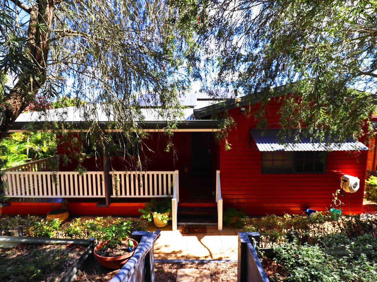 25 TWELFTH AVENUE, Atherton